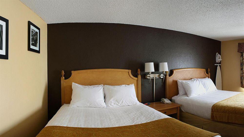 קנטון Quality Inn Hall Of Fame מראה חיצוני תמונה