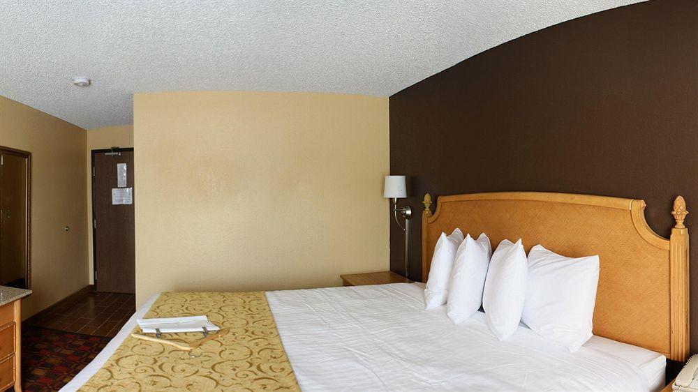 קנטון Quality Inn Hall Of Fame מראה חיצוני תמונה