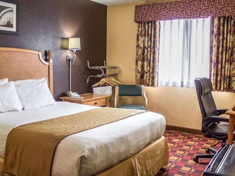 קנטון Quality Inn Hall Of Fame מראה חיצוני תמונה