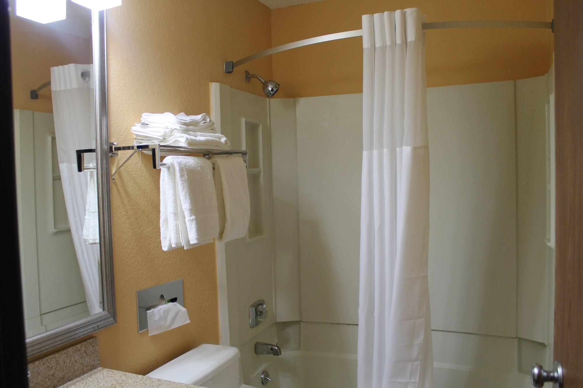 קנטון Quality Inn Hall Of Fame מראה חיצוני תמונה