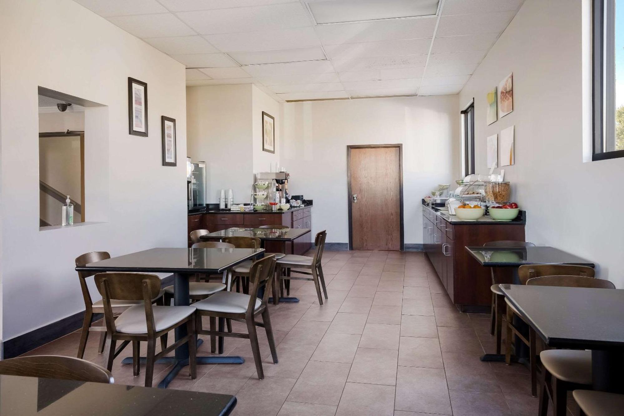 קנטון Quality Inn Hall Of Fame מראה חיצוני תמונה